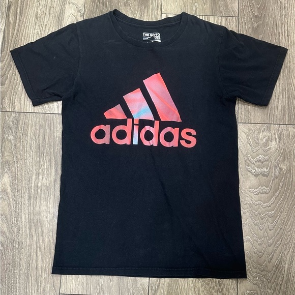 👕 Bundle of 3 Adidas Boys' T-Shirts - Size S 🌟 - Picture 4 of 7